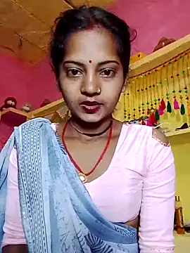 Snapshot of Hot_bbbb chatting on 12-19-25, 10:17 Hot bbbb online show from 12-19-25, 10:17