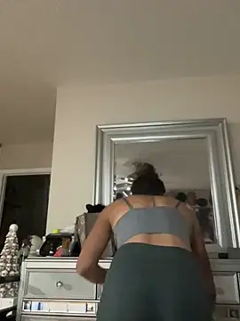 Snapshot of Chicagobabe chatting on 05-23-26, 05:56 Chicagobabe online show from 05-23-26, 05:56