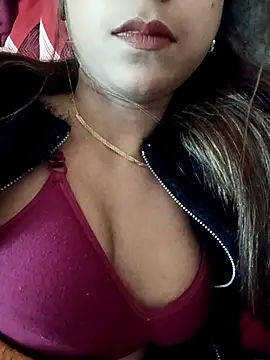 Snapshot of payalsharma95 chatting on 12-17-25, 04:24 payalsharma95 online show from 12-17-25, 04:24