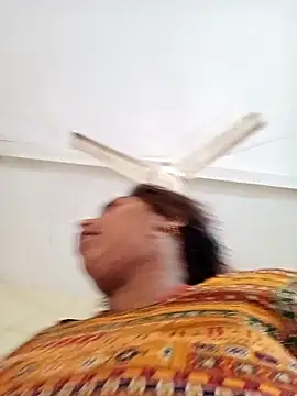 Snapshot of Hot_crety chatting on 10-30-25, 04:36 Hot crety online show from 10-30-25, 04:36