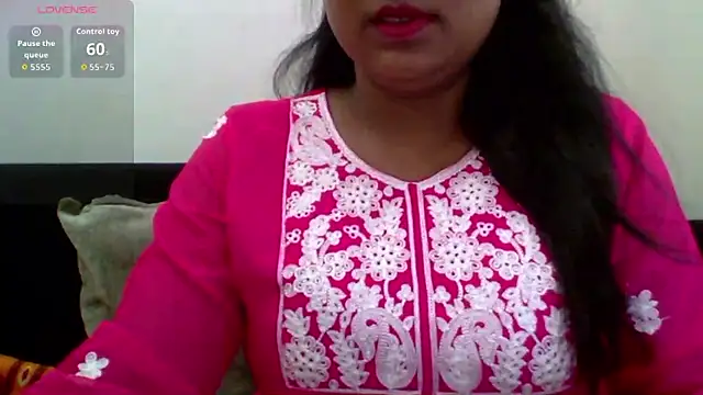 Snapshot of cute_girl007 chatting on 10-15-25, 06:13 cute girl007 online show from 10-15-25, 06:13