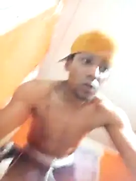 Snapshot of Xhimo5 chatting on 02-17-26, 03:58 Xhimo5 online show from 02-17-26, 03:58