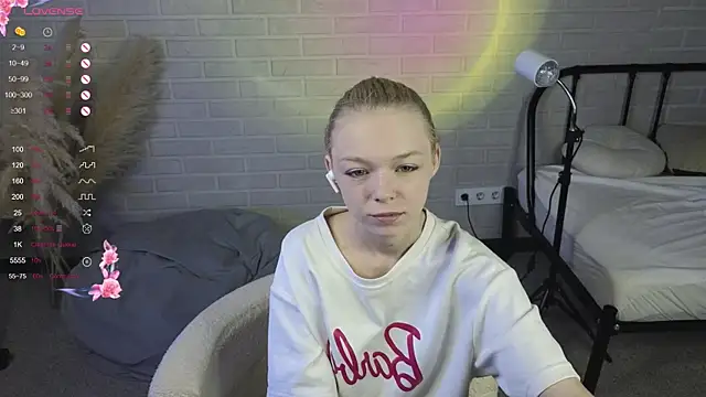 MillaHolt online show from 09-17-25, 08:27