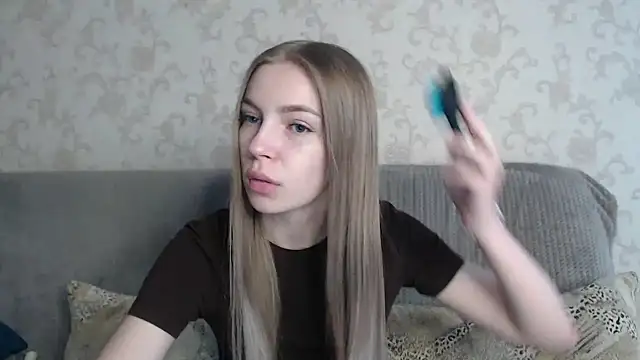 HitGyrl online show from 04-22-26, 04:48