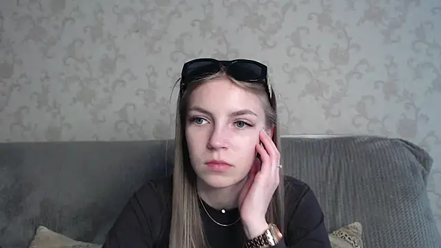 Snapshot of HitGyrl chatting on 04-30-26, 08:09 HitGyrl online show from 04-30-26, 08:09