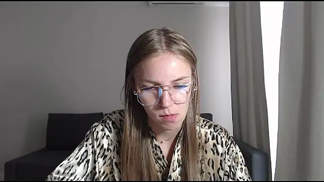 HitGyrl online show from 07-14-26, 08:08