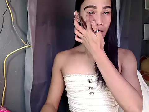 Snapshot of urseductivebarbie_xx chatting on 10-03-25, 05:59 urseductivebarbie xx online show from 10-03-25, 05:59