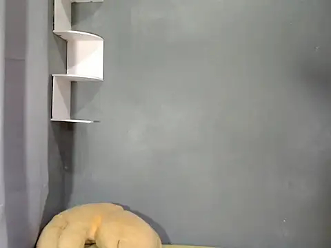 Snapshot of urseductivebarbie_xx chatting on 10-29-25, 12:13 urseductivebarbie xx online show from 10-29-25, 12:13