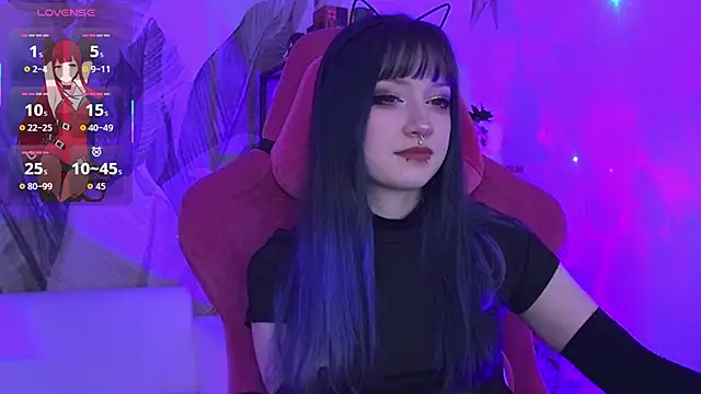 Snapshot of LiliLuna chatting on 01-15-26, 04:11 LiliLuna online show from 01-15-26, 04:11