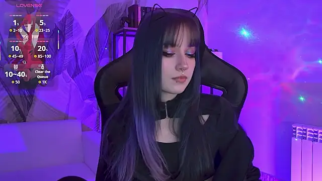 Snapshot of LiliLuna chatting on 02-11-26, 03:28 LiliLuna online show from 02-11-26, 03:28