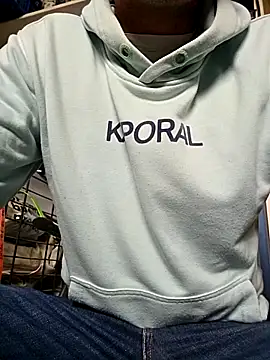 Snapshot of Jo27110 chatting on 10-29-25, 12:40 Jo27110 online show from 10-29-25, 12:40