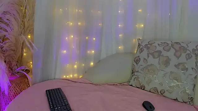 arianna cox   online show from 10-22-25, 08:08