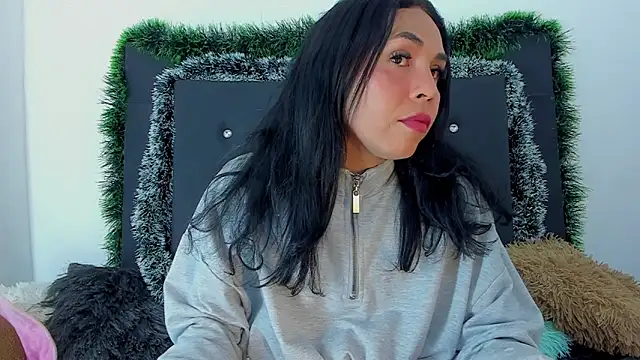 Snapshot of Adrianna_Arias chatting on 12-20-25, 11:06 Adrianna Arias online show from 12-20-25, 11:06