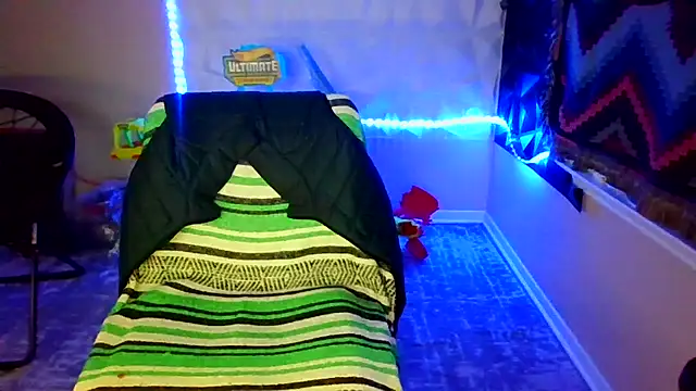 Snapshot of Italian69Stallion chatting on 12-15-25, 12:53 Italian69Stallion online show from 12-15-25, 12:53