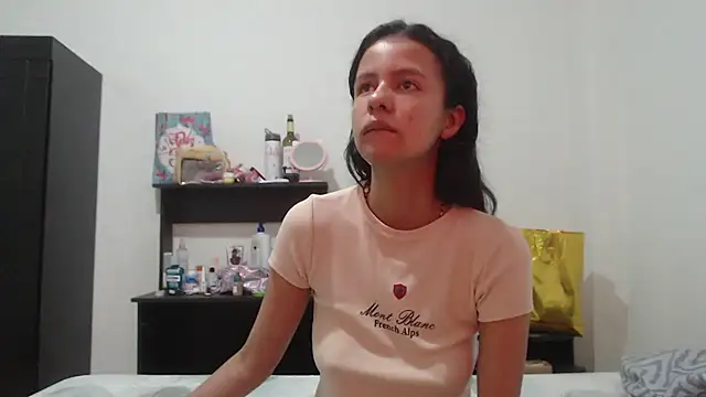 Snapshot of nathaly_jones_ chatting on 06-15-26, 12:29 nathaly jones online show from 06-15-26, 12:29