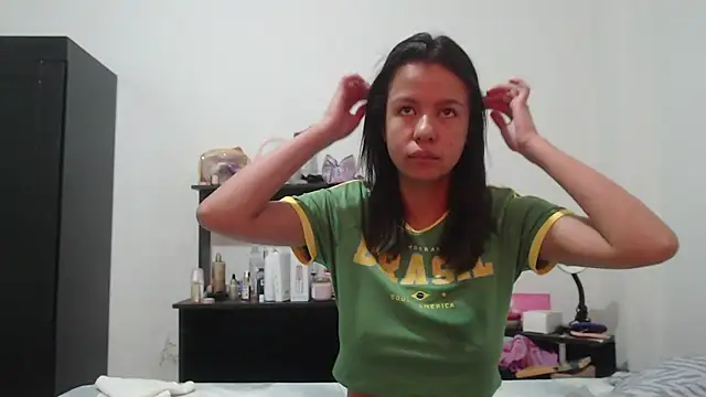 Snapshot of nathaly_jones_ chatting on 07-20-26, 12:18 nathaly jones online show from 07-20-26, 12:18