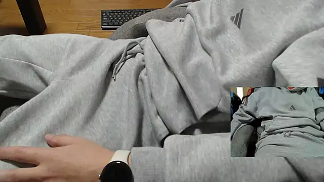 Snapshot of Yasu2000 chatting on 01-06-26, 01:20 Yasu2000 online show from 01-06-26, 01:20