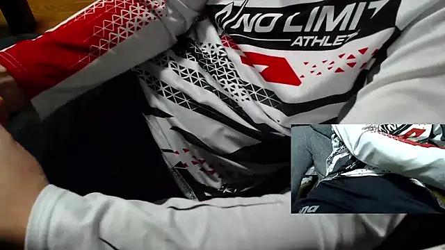 Snapshot of Yasu2000 chatting on 03-08-26, 11:14 Yasu2000 online show from 03-08-26, 11:14