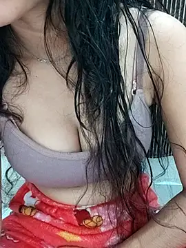 Snapshot of NAIRA5677 chatting on 11-17-25, 04:29 NAIRA5677 online show from 11-17-25, 04:29