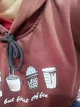 Snapshot of NAIRA5677 chatting on 01-10-26, 06:15 NAIRA5677 online show from 01-10-26, 06:15