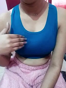 Snapshot of NAIRA5677 chatting on 01-13-26, 04:40 NAIRA5677 online show from 01-13-26, 04:40