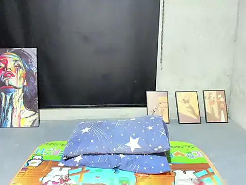 Snapshot of Colette_Thompson chatting on 02-10-26, 02:10 Colette Thompson online show from 02-10-26, 02:10