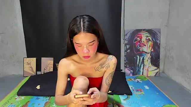 Snapshot of Colette_Thompson chatting on 03-11-26, 01:06 Colette Thompson online show from 03-11-26, 01:06