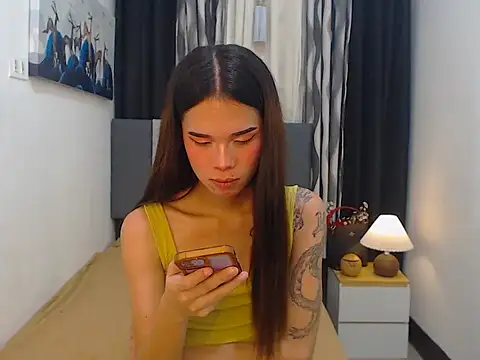 Colette Thompson online show from 04-22-26, 12:50