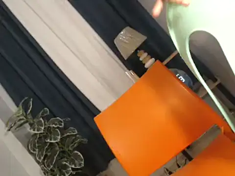 yourmochaloca69 online show from 10-05-25, 12:25