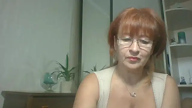 Snapshot of Marellaa chatting on 09-17-25, 06:15 Marellaa online show from 09-17-25, 06:15