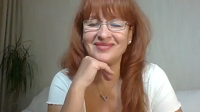 Snapshot of Marellaa chatting on 10-21-25, 06:36 Marellaa online show from 10-21-25, 06:36