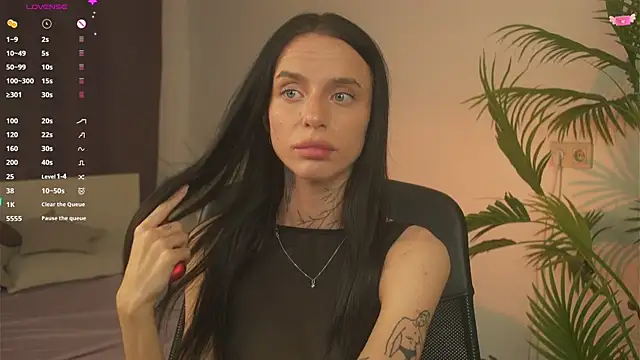 Snapshot of livia_starwars chatting on 09-25-25, 09:51 livia starwars online show from 09-25-25, 09:51