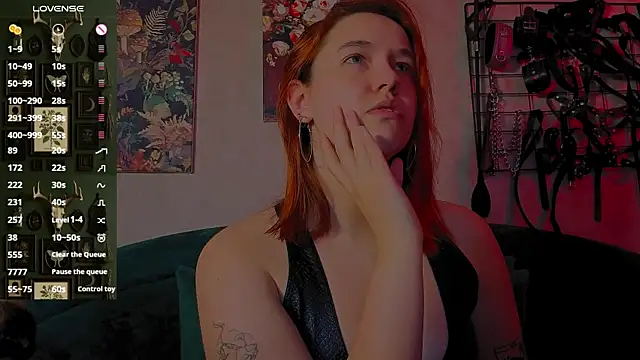 Snapshot of the_high_priestess chatting on 04-28-26, 04:50 the high priestess online show from 04-28-26, 04:50