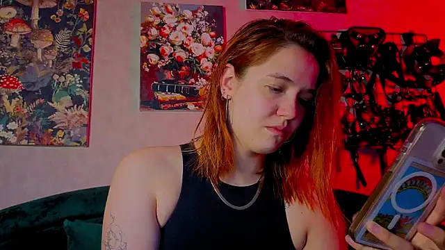 Snapshot of the_high_priestess chatting on 05-16-26, 05:15 the high priestess online show from 05-16-26, 05:15