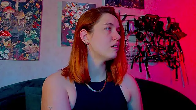 Snapshot of the_high_priestess chatting on 05-19-26, 05:03 the high priestess online show from 05-19-26, 05:03