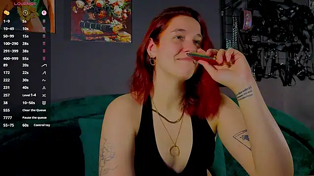 Snapshot of the_high_priestess chatting on 06-07-26, 02:48 the high priestess online show from 06-07-26, 02:48