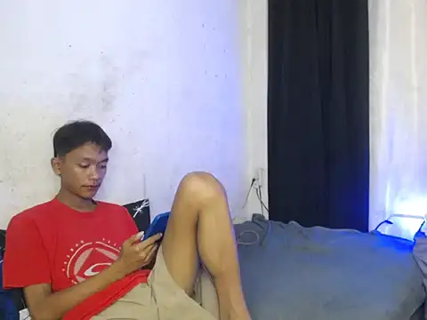 Snapshot of Innocentfucker chatting on 02-17-26, 01:29 Innocentfucker online show from 02-17-26, 01:29