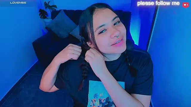 nicemiiaa7  online show from 03-18-26, 06:22