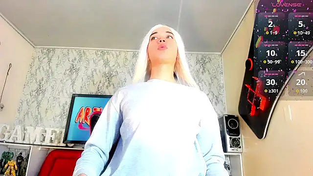 Madison Mujica online show from 10-24-25, 11:17