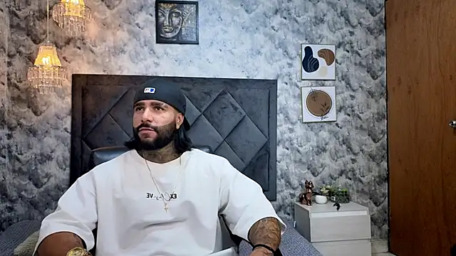 Apolo rousse1 online show from 10-05-25, 09:13