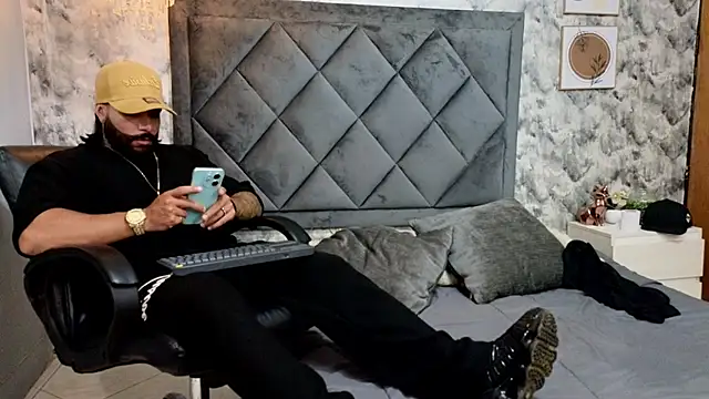 Apolo rousse1 online show from 10-07-25, 09:45