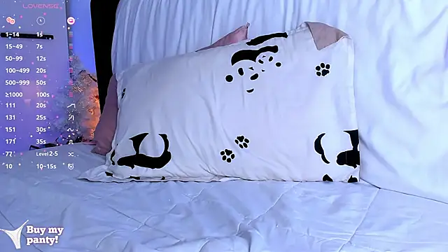 Snapshot of Ellamilano9 chatting on 01-28-25, 07:10 Ellamilano9 online show from 01-28-25, 07:10