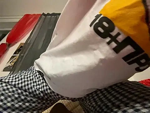 Snapshot of Bloom_Elv chatting on 03-19-26, 12:47 Bloom Elv online show from 03-19-26, 12:47