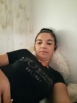 Snapshot of alinaalinutzq chatting on 09-24-25, 12:30 alinaalinutzq online show from 09-24-25, 12:30