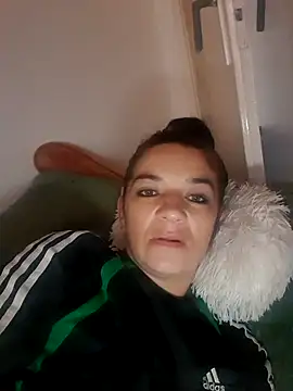 Snapshot of alinaalinutzq chatting on 10-11-25, 02:37 alinaalinutzq online show from 10-11-25, 02:37