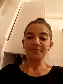 Snapshot of alinaalinutzq chatting on 11-23-25, 06:52 alinaalinutzq online show from 11-23-25, 06:52