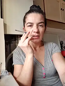 Snapshot of alinaalinutzq chatting on 12-16-25, 12:43 alinaalinutzq online show from 12-16-25, 12:43