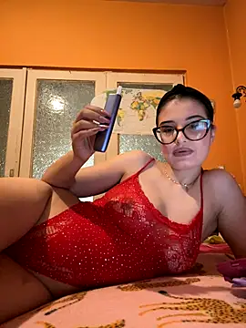 Larra69 online show from 11-16-25, 05:40