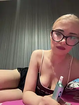 Larra69 online show from 06-04-26, 05:41