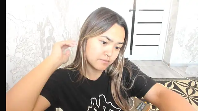 Snapshot of saika_blush chatting on 11-18-25, 05:45 saika blush online show from 11-18-25, 05:45